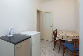 Apartments and Rooms Denis
