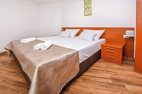 Apartments Maja