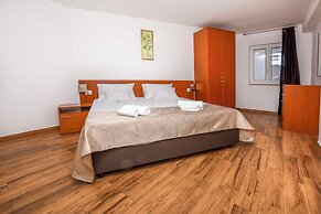 Apartments Maja
