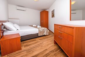 Apartments Maja