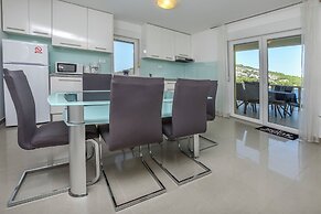 Apartments Maja