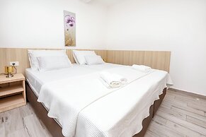 Apartments Maja