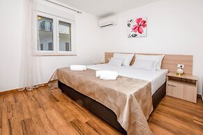 Apartments Maja