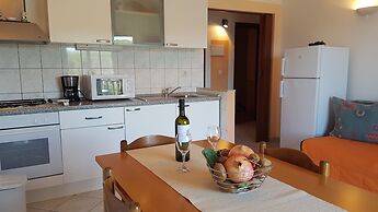 Apartments and Room Caric