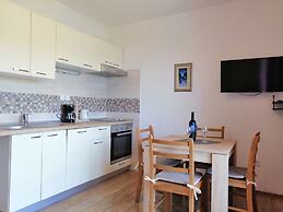 Apartments and Room Caric