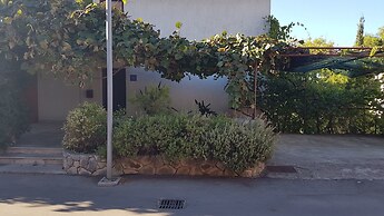 Apartments and Room Caric