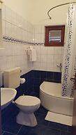 Apartments and Room Caric