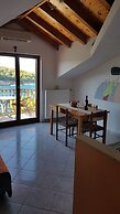 Apartments and Room Caric