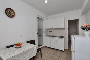 Apartments Robinzon Milivoj