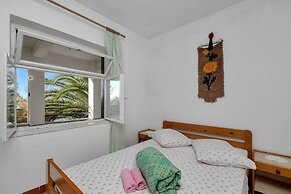 Apartments Robinzon Milivoj