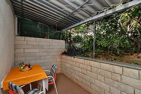 Apartments Robinzon Milivoj