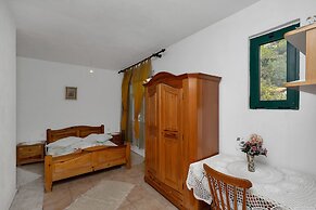 Apartments Robinzon Milivoj