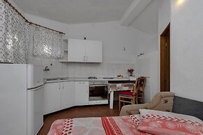 Apartments Robinzon Milivoj