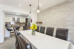 House Arija