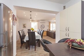 House Arija