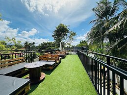 Pig Dive Hostel