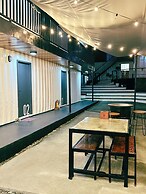 Pig Dive Hostel