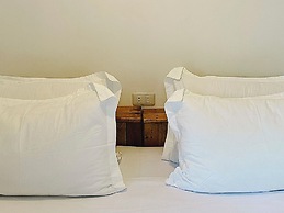 Pig Dive Hostel