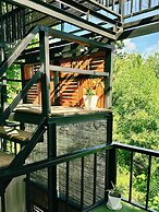 Pig Dive Hostel