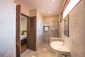 Royal House Hotel