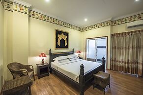 Royal House Hotel