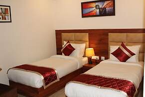 Red Crown Hotel