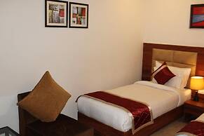 Red Crown Hotel