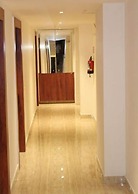 Red Crown Hotel