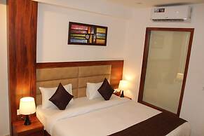 Red Crown Hotel
