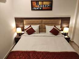Red Crown Hotel