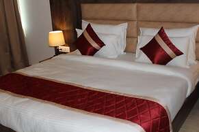 Red Crown Hotel