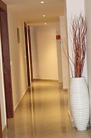 Red Crown Hotel