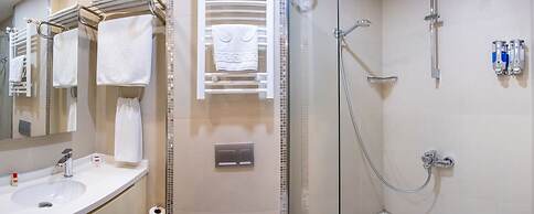 Elm Suite Hotel