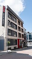 Elm Suite Hotel