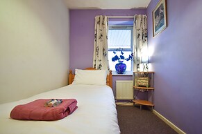 Large 3 Bed Sleep 6 Central MK