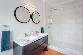 Ship Bungalow