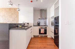 Private 5 Star 1 Bedroom Apartment on SkyTower