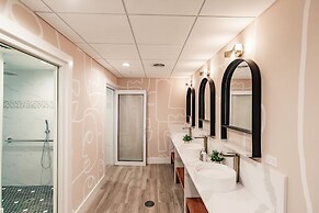 Kompose Boutique Hotel