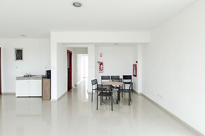 Modern 1 BR Apartment