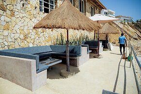 IRIS HOTEL