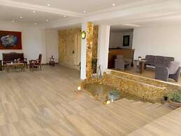 IRIS HOTEL