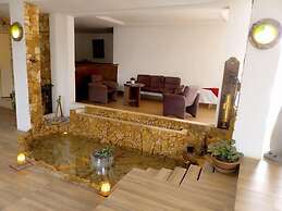 IRIS HOTEL