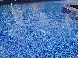 IRIS HOTEL