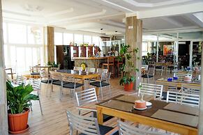 IRIS HOTEL