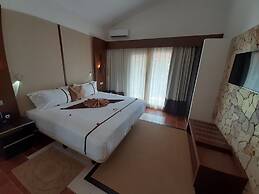 IRIS HOTEL