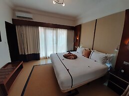 IRIS HOTEL