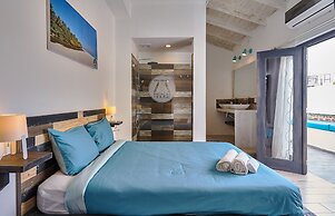 Colonial Beach House