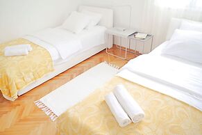 House Suncani Dvori