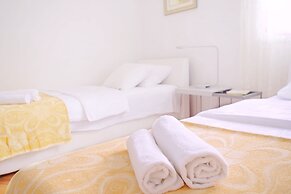 House Suncani Dvori