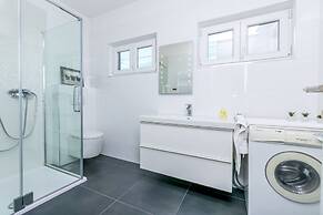 House Suncani Dvori